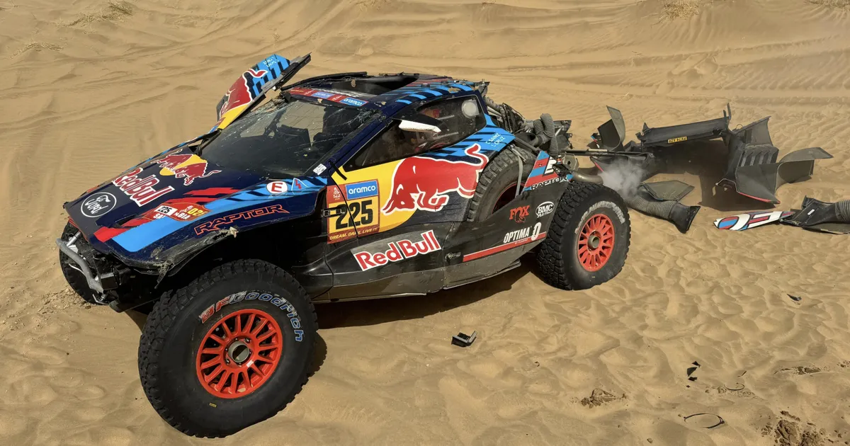 VIDEO ⟩ Valitsev Dakari ralli võitja tegi tõsise avarii