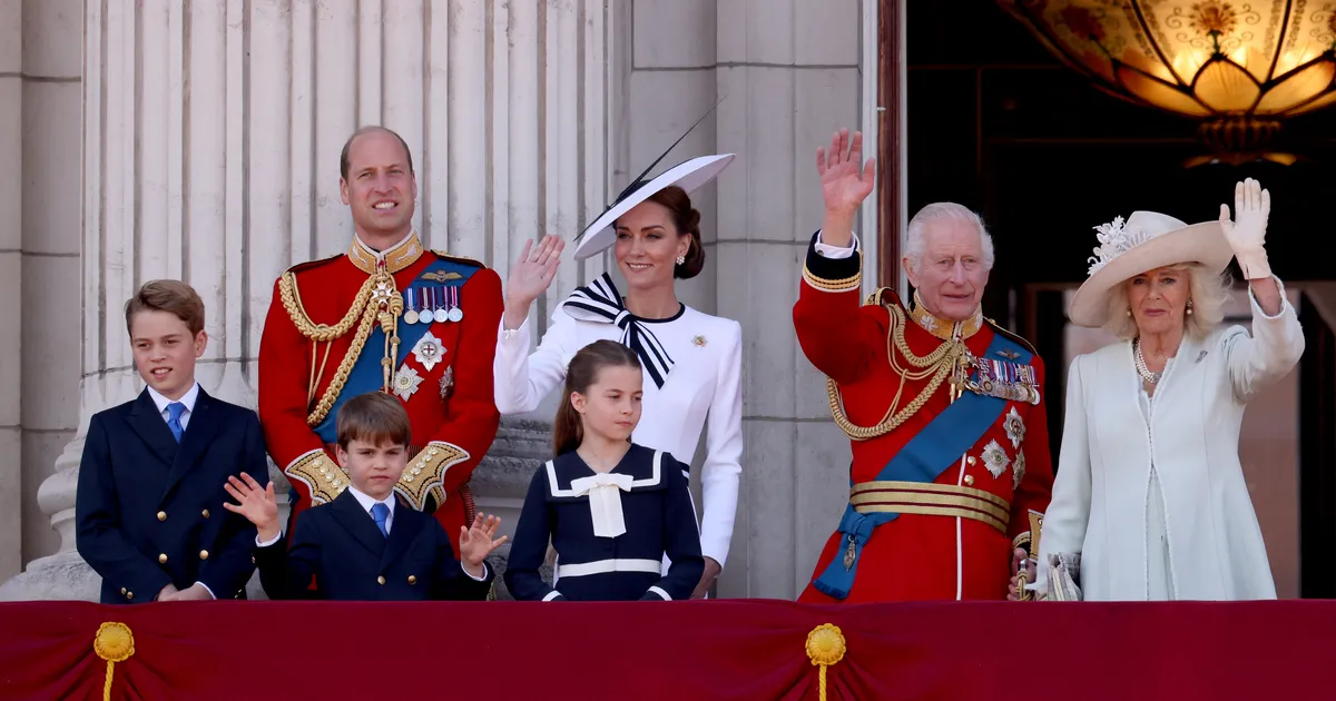 RAHAASJAD EI KANNATA PÄEVAVALGUST? ⟩ Briti kuningapere teenib pubidelt ja matustelt sadu miljoneid