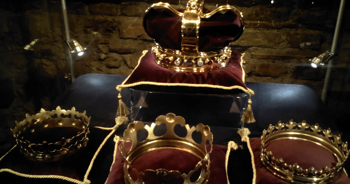 KULD JA KARD ⟩ Vilniuse katedraalist avastati haruldased Leedu ja Poola valitsejate aarded