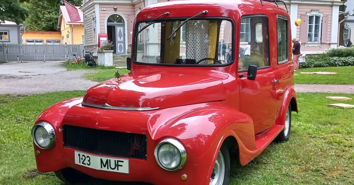 VÕIMAS AUTO ⟩ Noorsooteater on müüki pannud «Naksitrallidest» tuttava furgooni