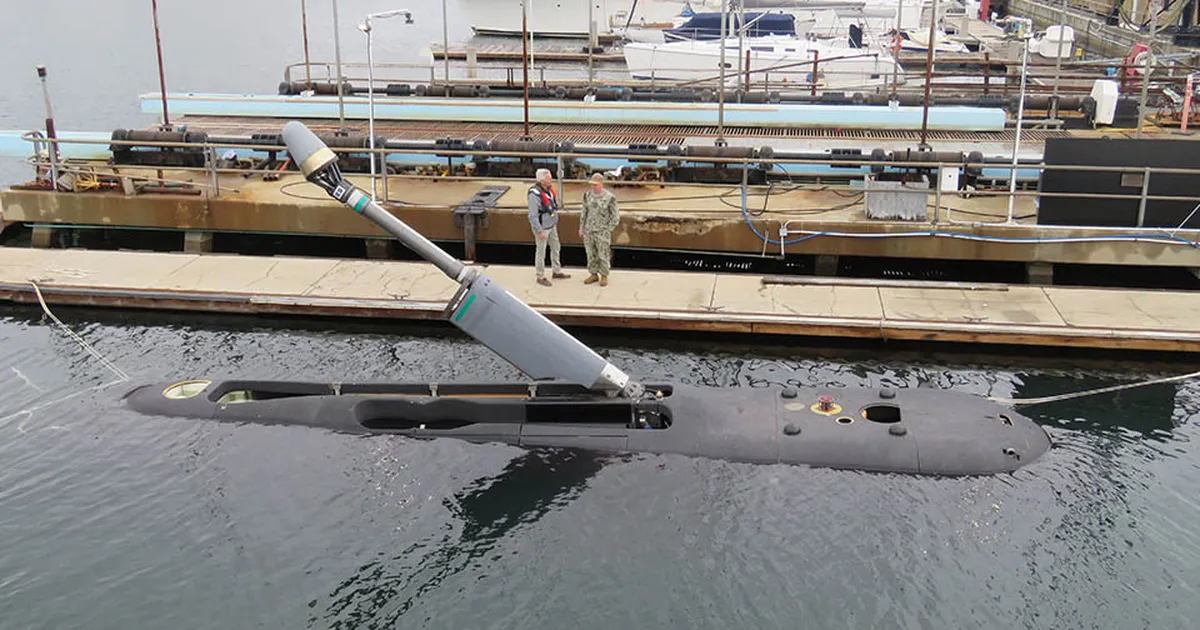 Vaata, millega üüratu USA sõjaline allveedroon toime tuleb