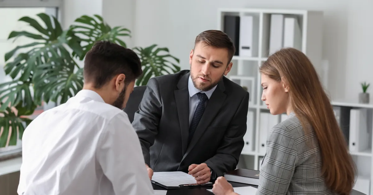Lahutusadvokaat hoiatab: neid ameteid pidavatest meestest hoidke heaga eemale