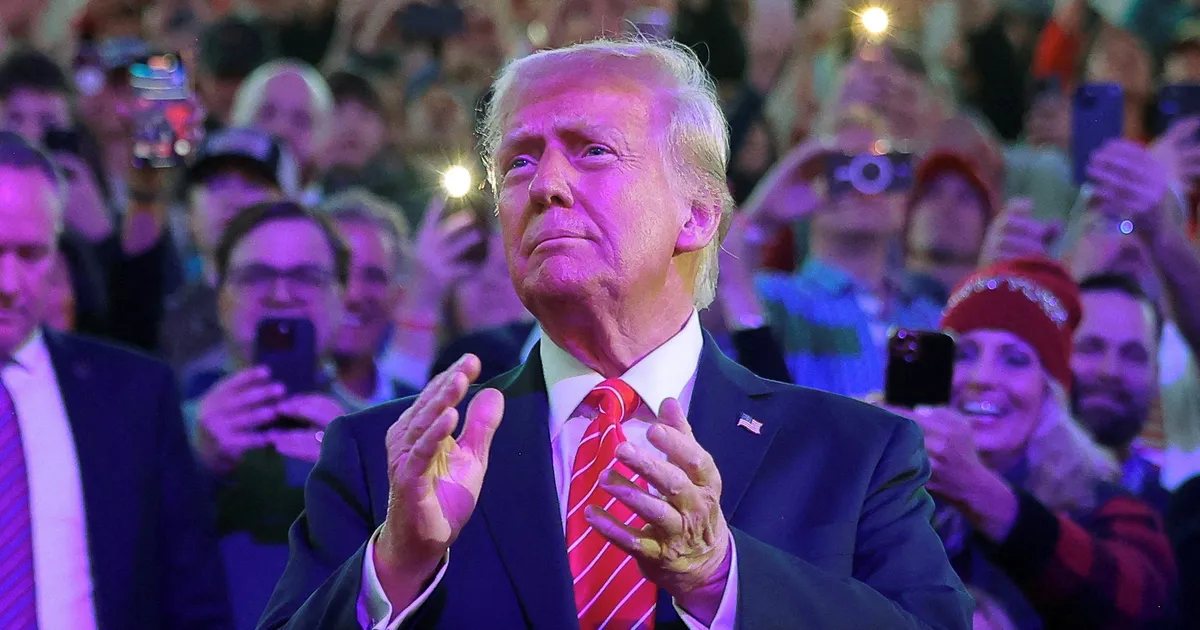 VIDEO ⟩ Külm ilm Washingtonis: Donald Trump annab presidendi ametivande siseruumis