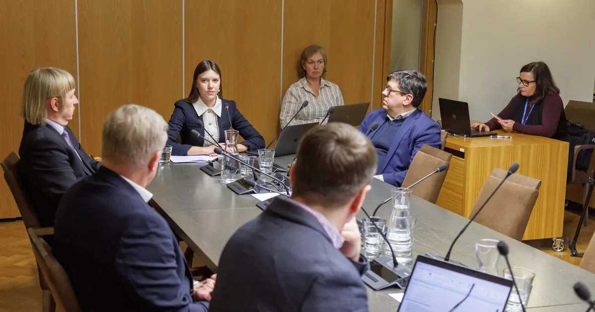 Kummaline telefonimäng korruptsioonikomisjonis: kas esimehe koht on ohus või mitte?