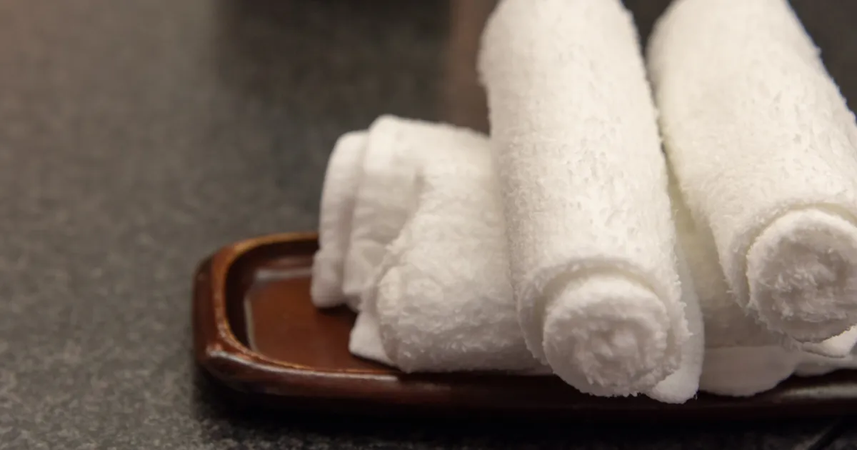 Stjuardess avaldas esimese klassi kuumade rätikute kohta räpase saladuse