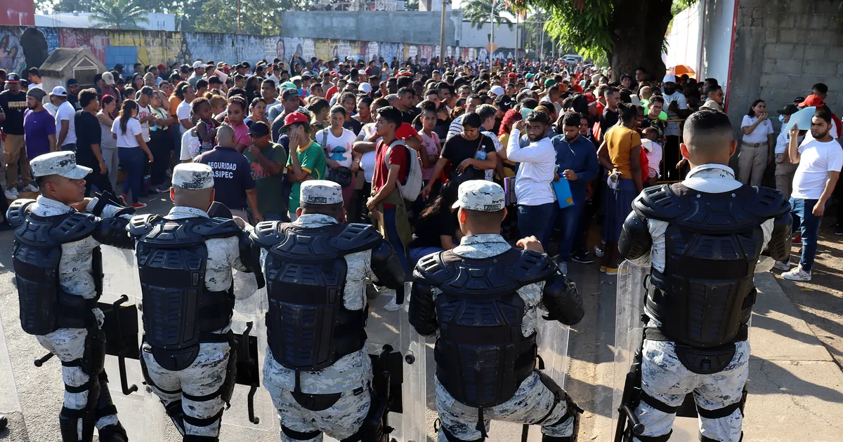 PIIR KINNI ⟩ Trump peatas seaduslikult piiri ületamist võimaldanud rakenduse töö – migrandid piiril on šokis ja segaduses