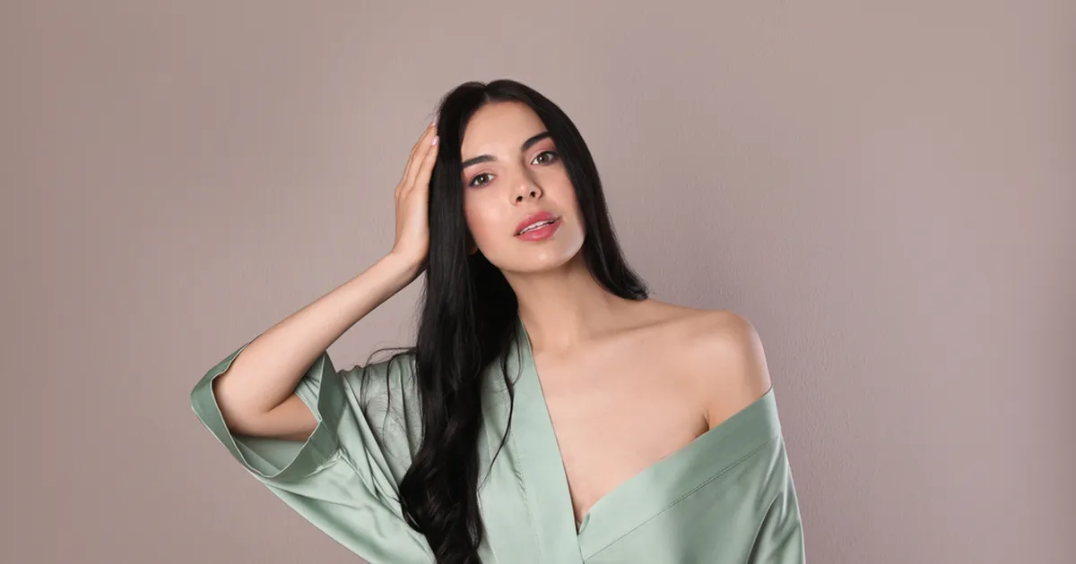 VIDEO ⟩ Kaval nipp, et hommikumantli hõlmad enam kunagi laiali ei vajuks