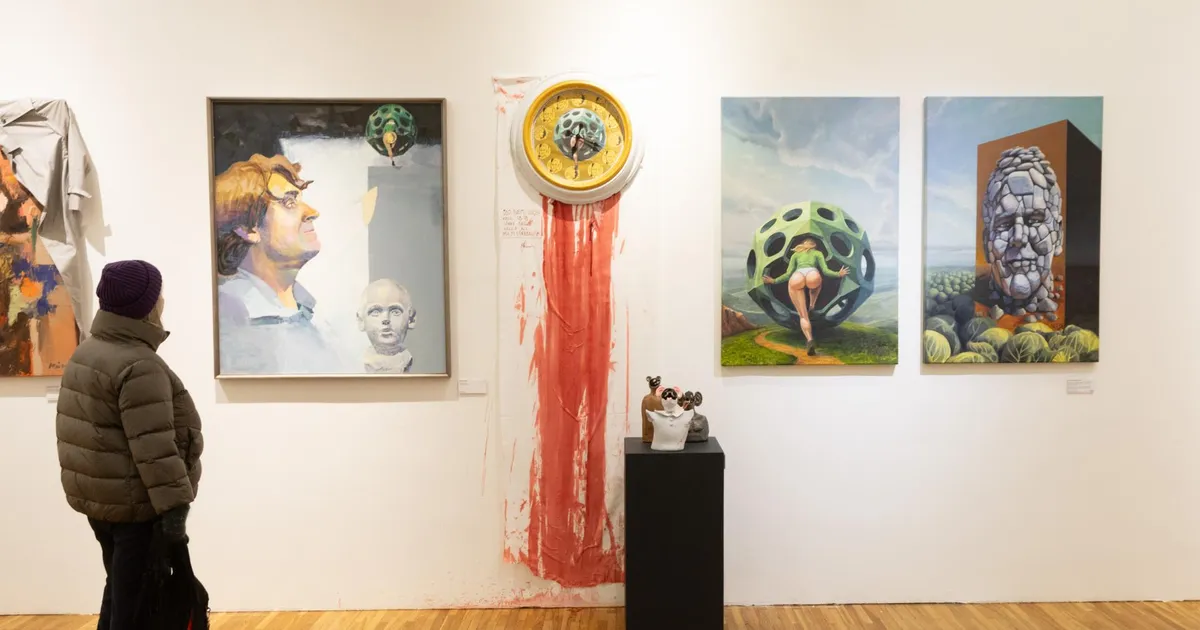 ARVUSTUS ⟩ Maailma esimene multisürrealismi näitus paistab silma värvirikkusega