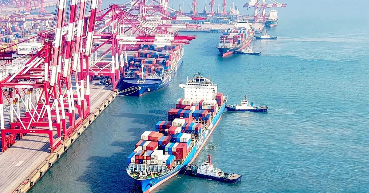 Trump naasis lavale piitsa ja präänikuga