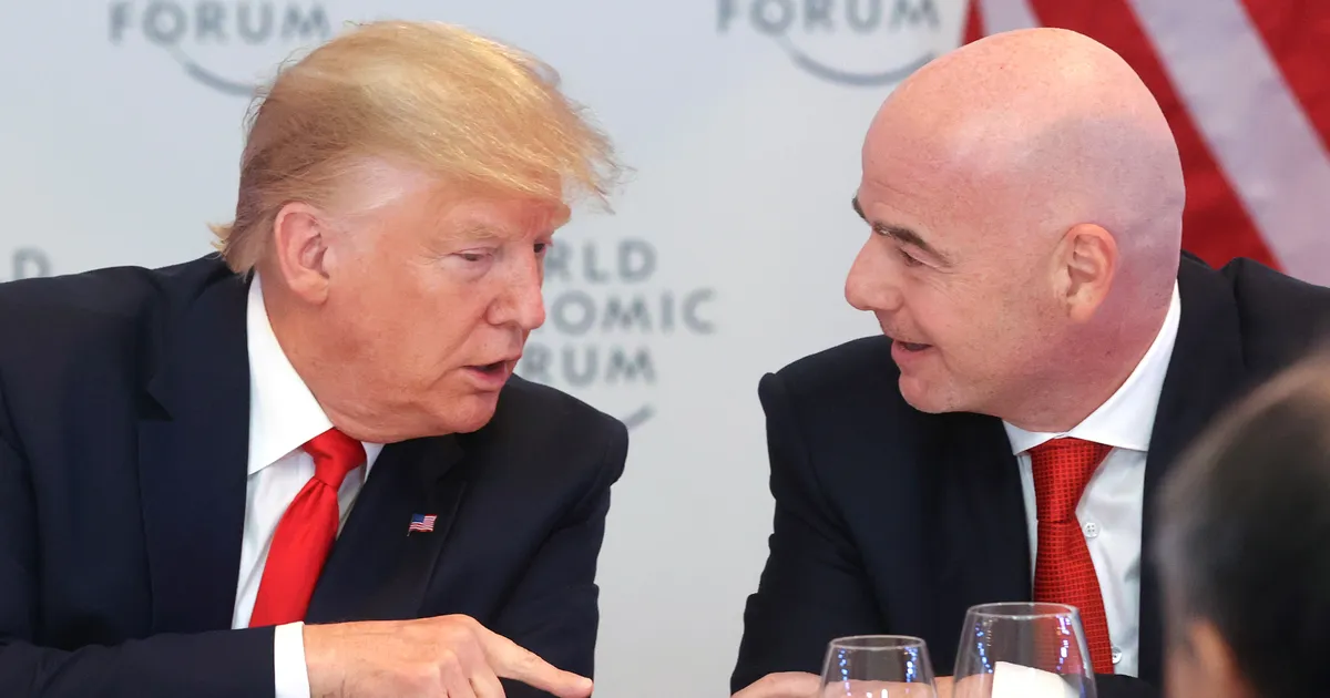 VIDEO ⟩ FIFA president hakkas Trumpi kõne ajal saalis naerma