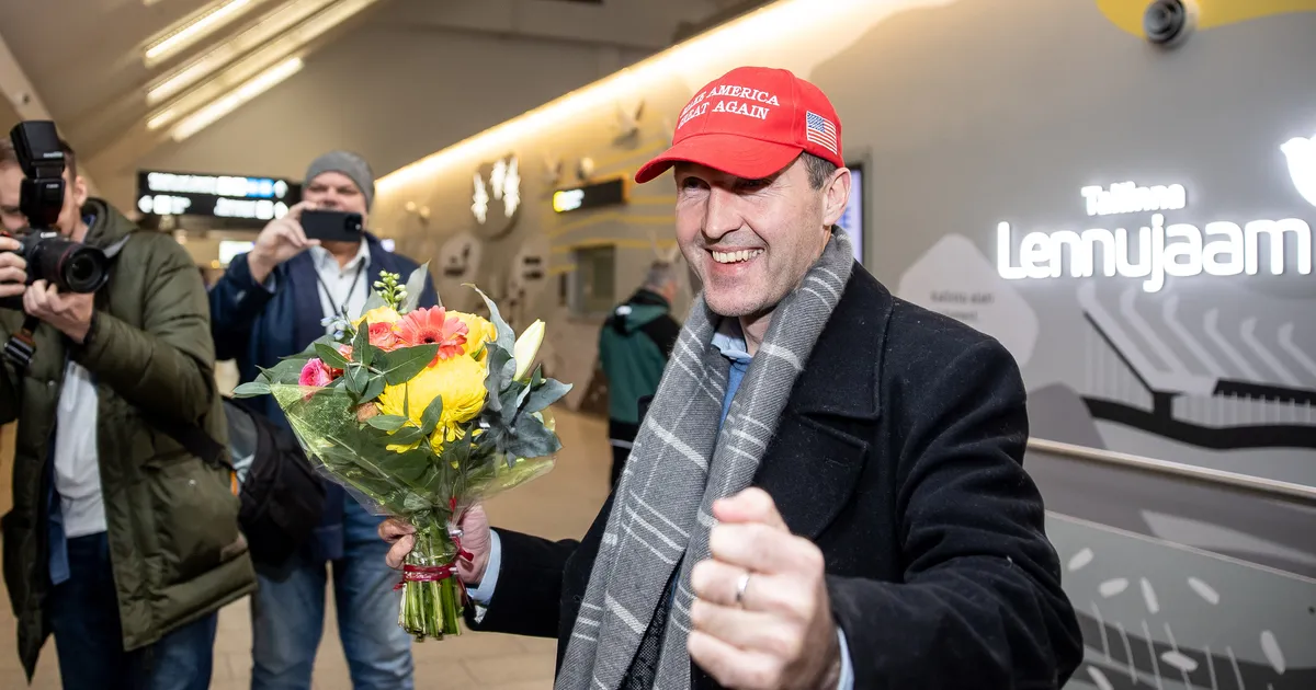 FOTOD JA VIDEO ⟩ «Make America great again.» EKRE esimees Martin Helme saabus Donald Trumpi vannutamise tseremoonialt
