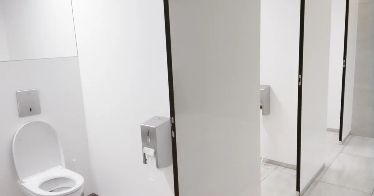 Ettevõte filmis vetsus käivaid töötajaid ja pani fotod häbiposti