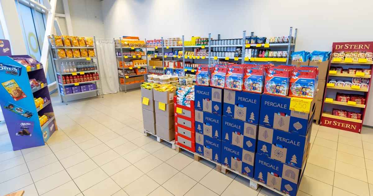 Soodne hind meelitab: kuupäeva ületava toidukauba pood laienes uude kohta