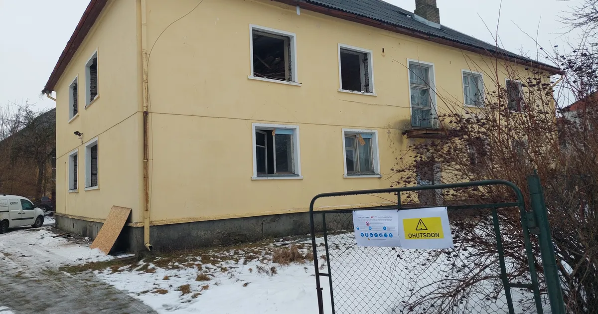 Jõgeva südalinnas läks lammutamiseks, kaitseliidu vana maja asemele kerkib ärihoone
