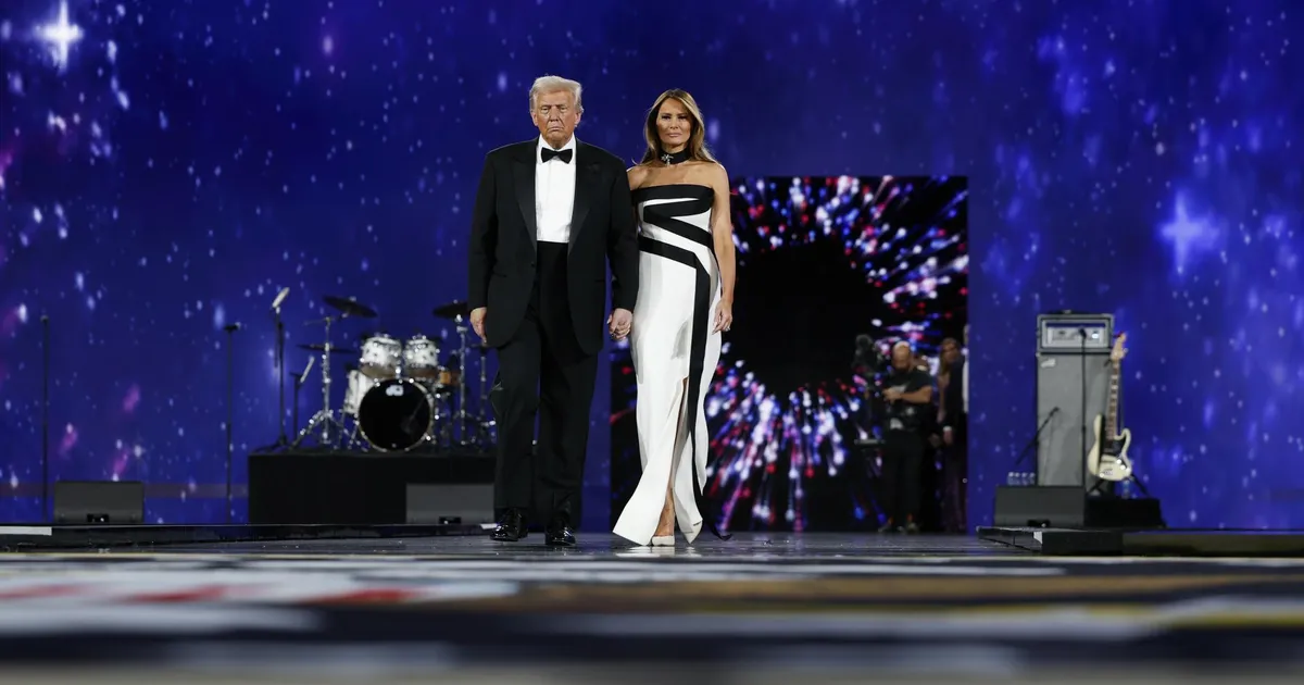 STIIL ⟩ USA esileedi kleidid tähistavad uue võimu algust