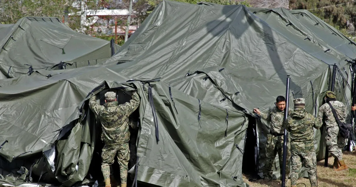 USA ja Mehhiko piirile kerkivad põgenike telklinnakud