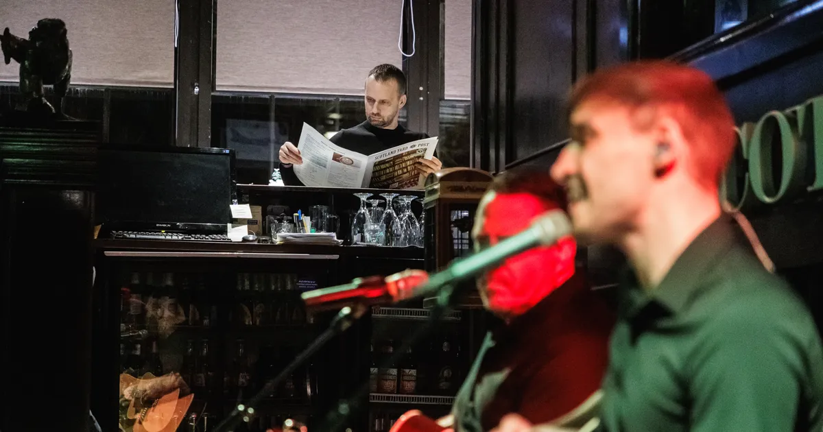 GALERII ⟩ Nii üht kui teist! Shanoni akustiline kava pani mõne lugema, enamiku aga tantsima