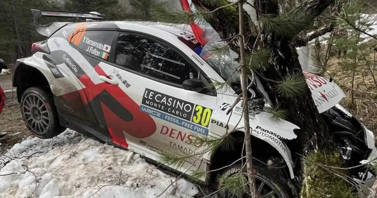 VIDEO ⟩ Jaapani rallisõitja libises Monte Carlos vastu puud