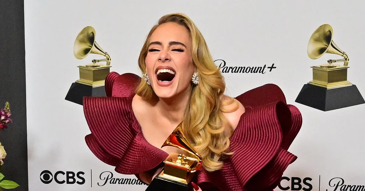 USKUMATU ⟩ Mõisa omanikul on Adele'i paljastuse tõttu vesi ahjus