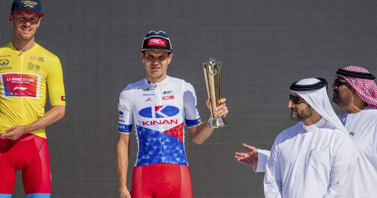 Taaramäe «uus elu» algas purunenud rehvi kiuste velotuuri pjedestaalikohaga