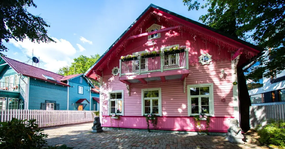 PILDID ⟩ Kadriorus tuli müüki piirkonna üks silmapaistvaim maja