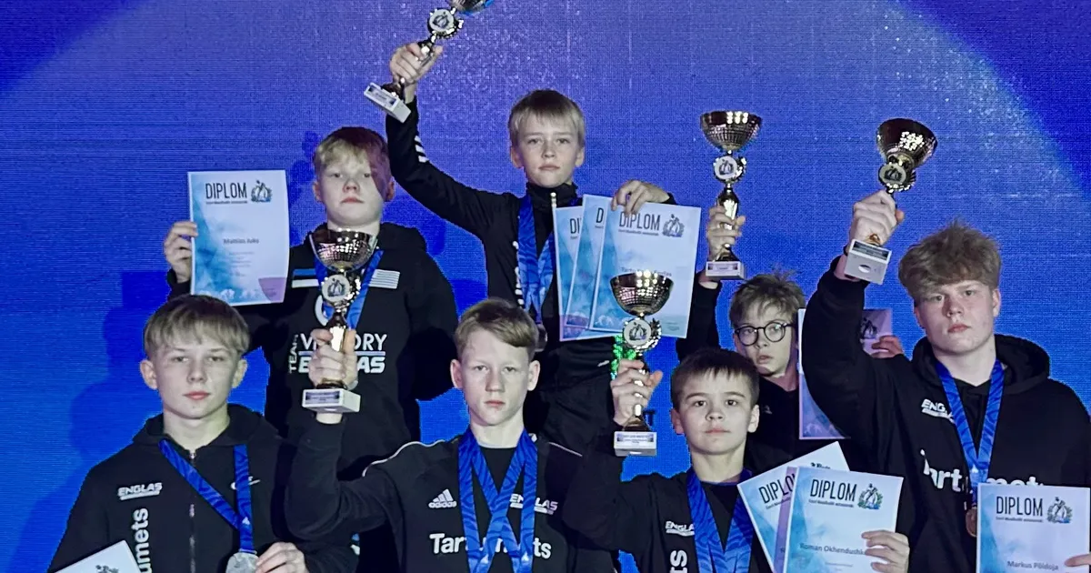 Tartu noored maadlejaid võitsid Kreeka-Rooma maadluses meeskondliku karika