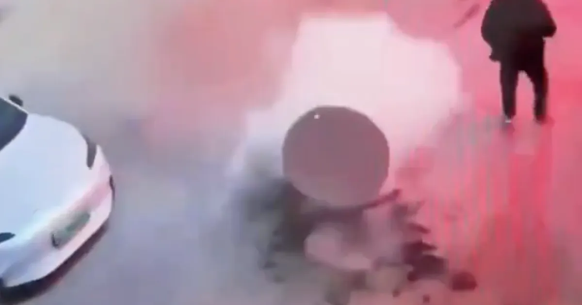 VIDEO ⟩ Hiina koolitüdruku mäng ilutulestikuga lõppes kohutava plahvatusega