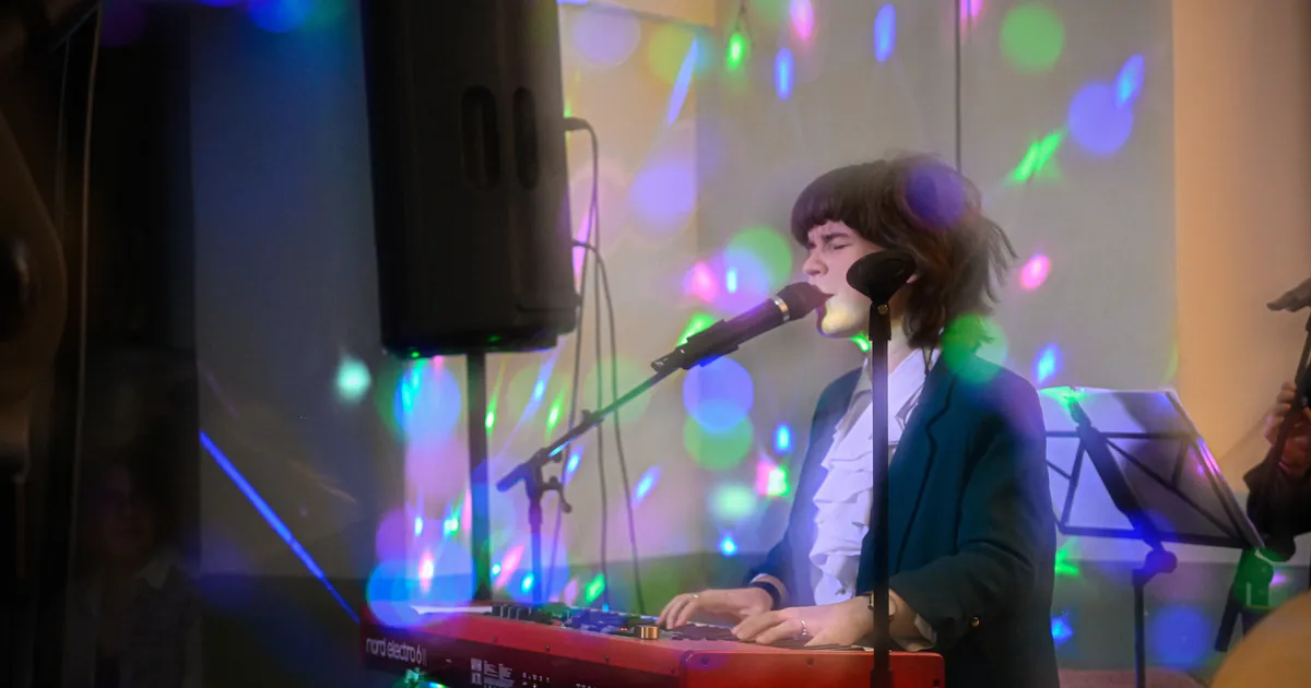 GALERII ⟩ Raamatu aasta avapäeva Tartus lõpetas pidu ja Lonitseera kontsert