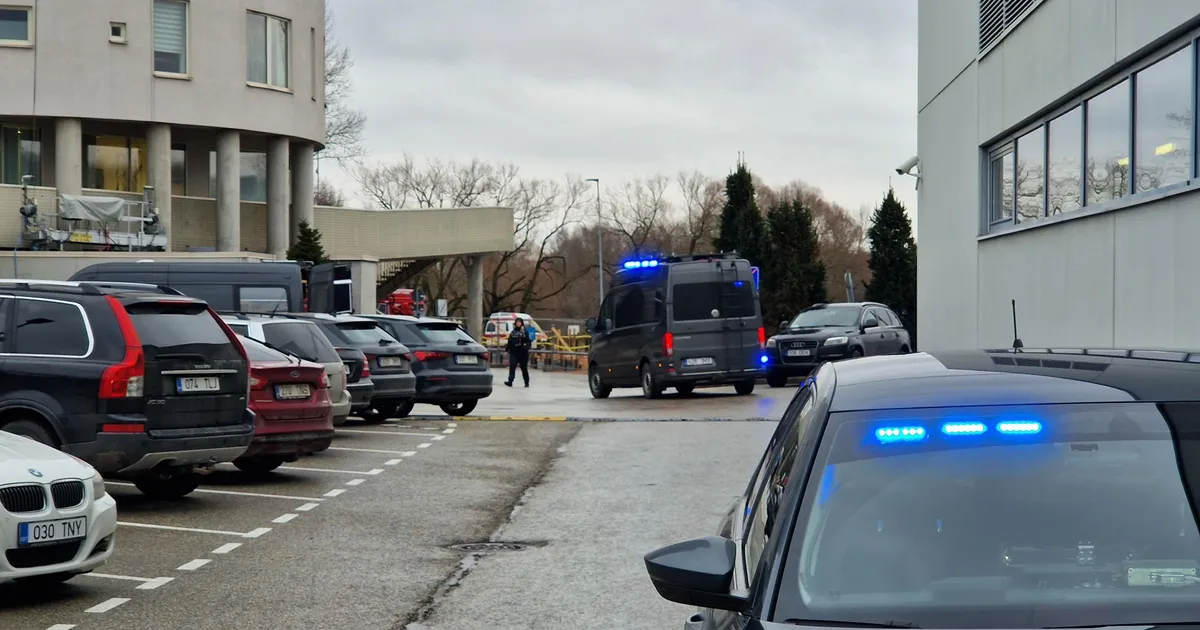 PILDID SÜNDMUSKOHALT ⟩ Tigutornist evakueeriti inimesed