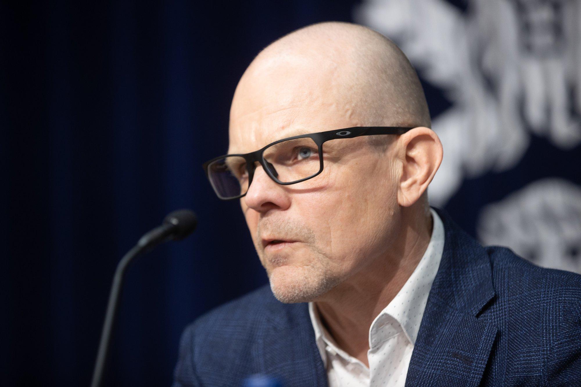 Klavani kampaaniat veavad Kaljulaidigi EOK-sse aidanud Riisalo ja Linnamäe. Asjaosalised selles vastuolu ei näe