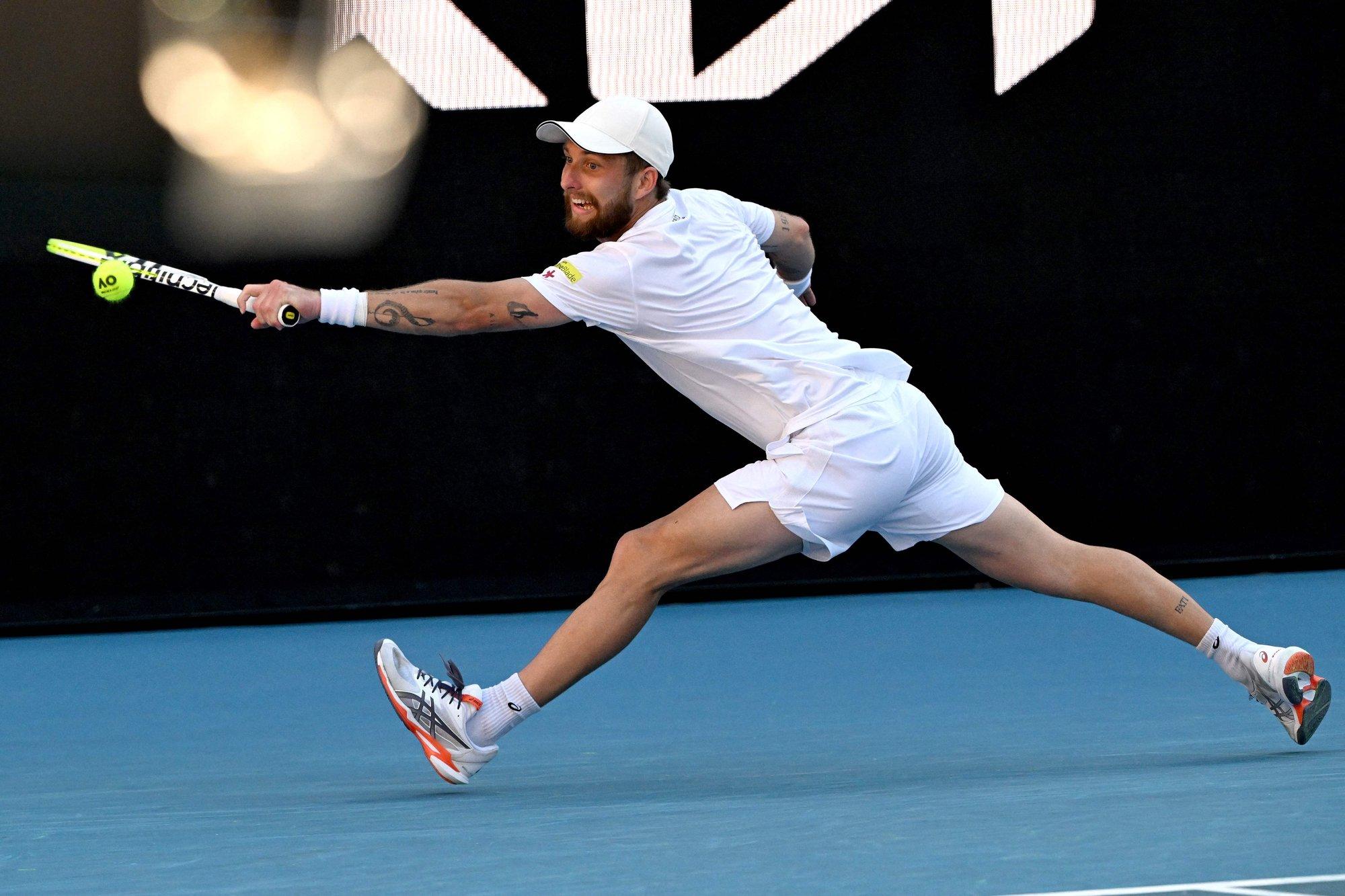 Hirmutav juhtum Austraalia lahtistel: tennisist kaotas kohtumise eel teadvuse