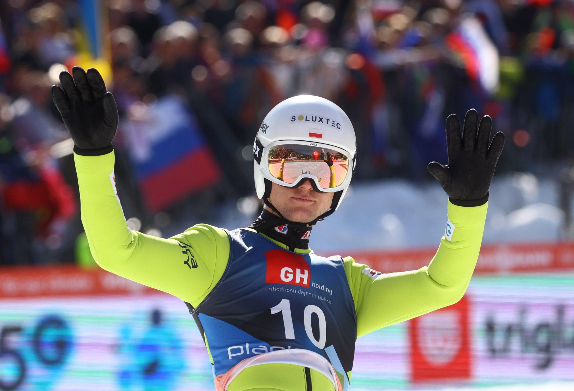 Poola suusahüppaja tuli elukaaslase surma järgselt kapist välja