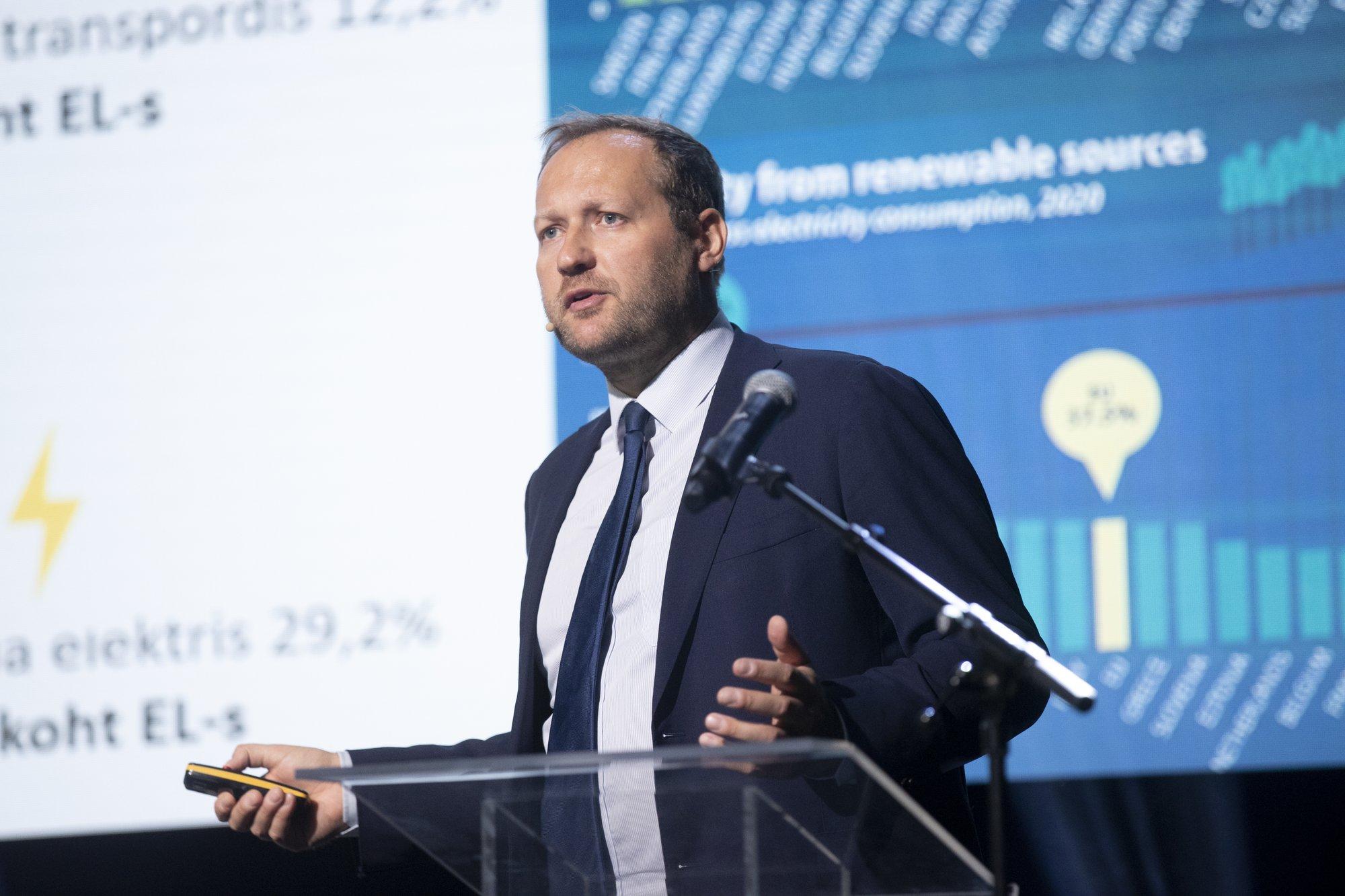 Endine asekantsler Tatar avab suu: valitsuse energiaotsus tuli üllatusena, see pidurdab hoogu