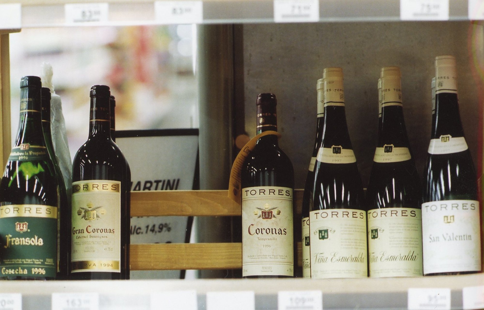 LUGEJA KÜSIB | Kas Eesti suured kauplused maksavad korgiveaga veini eest raha tagasi?