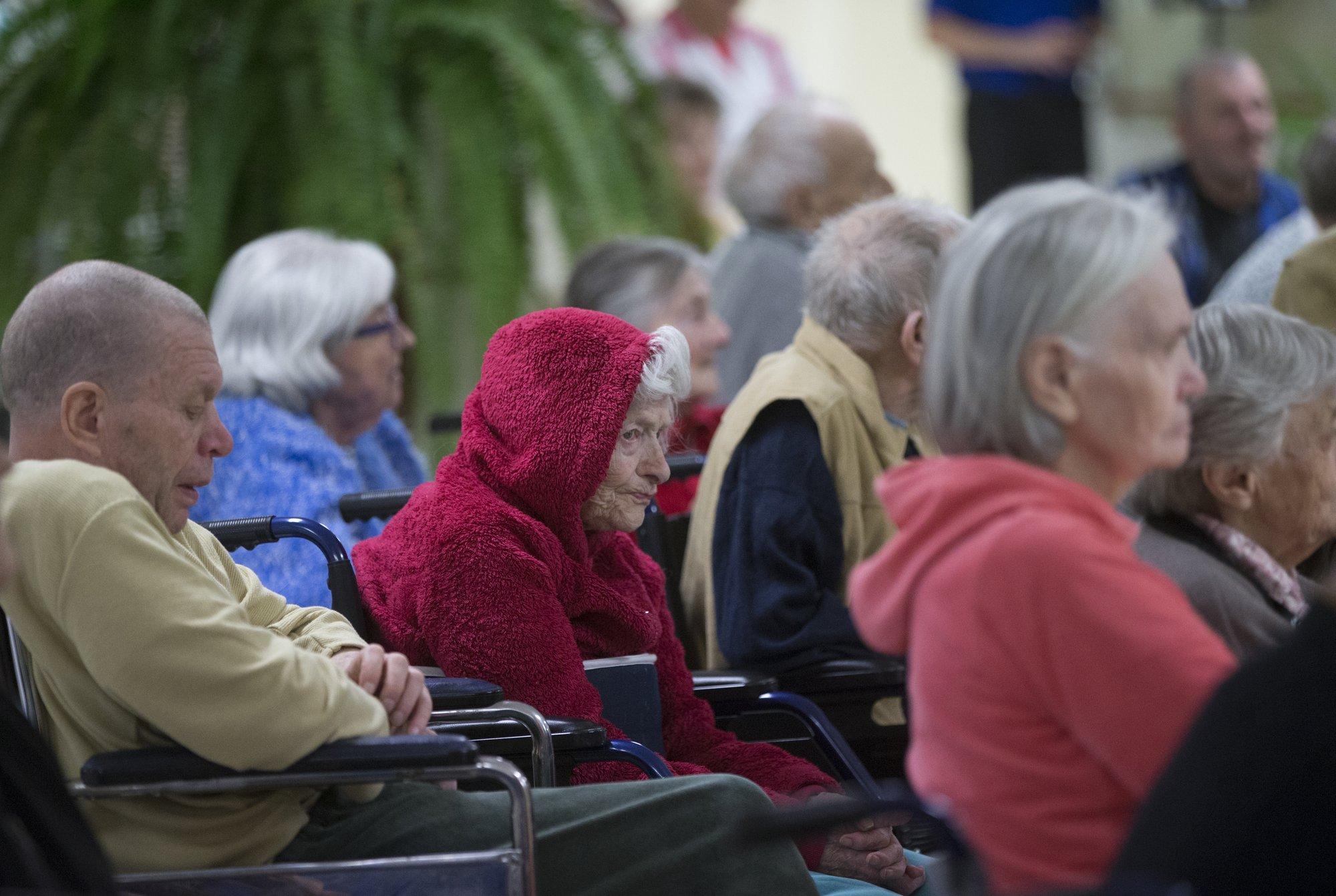 Pereliikmed ja sugulased püüavad lähedasi eakaid kinkelepingutega ära kasutada