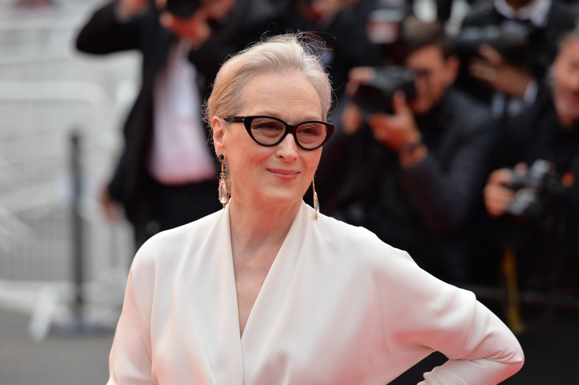 Los Angelese põlengud panid näitlejanna tegutsema: Meryl Streep pidi pääsemiseks aeda autosuuruse augu lõikama