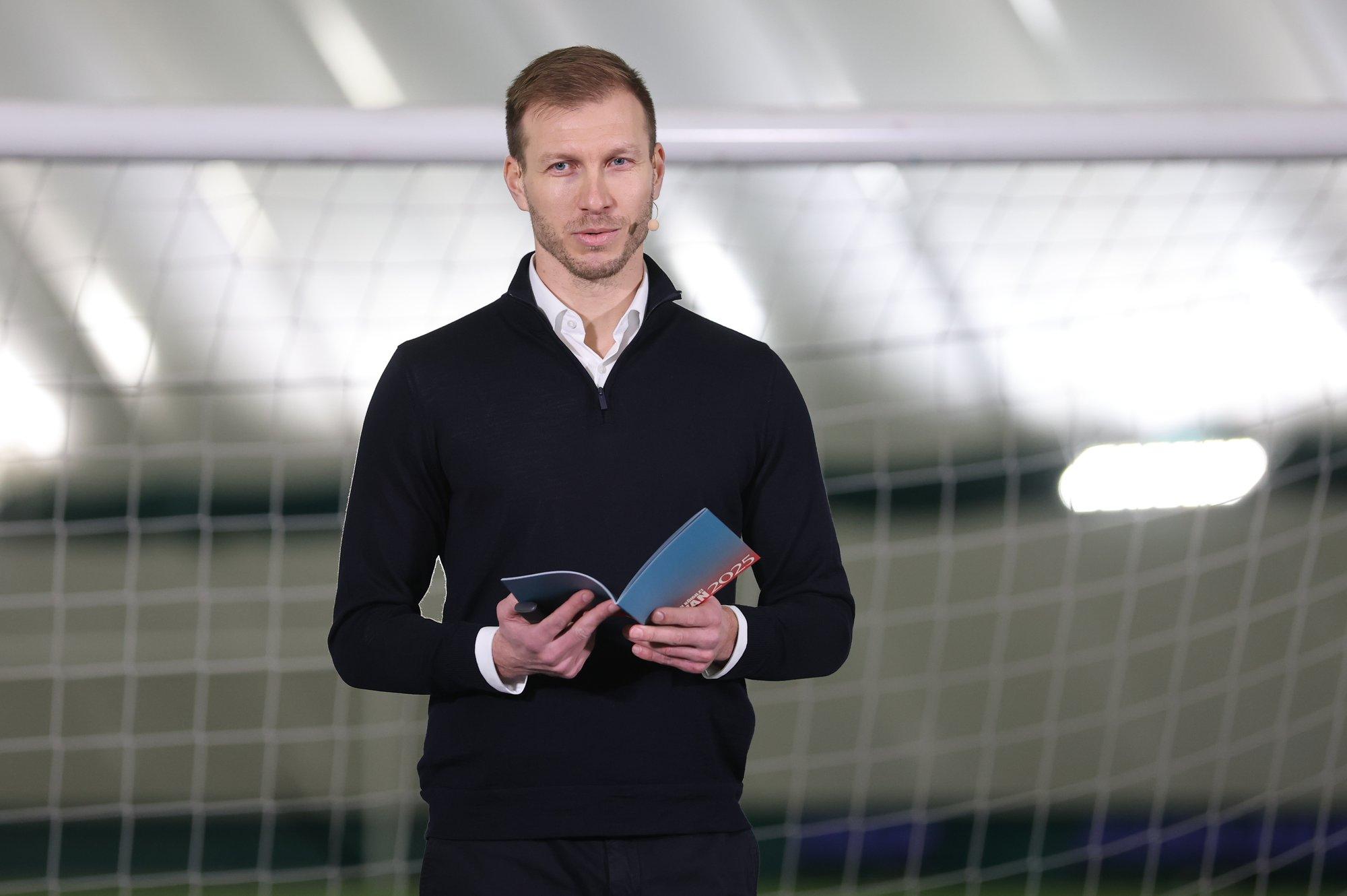 Klavanil on paberil 20 klubi toetus. Juhatuse liikmena tekkis tal küsimus, kuhu kadus alaliidu raha