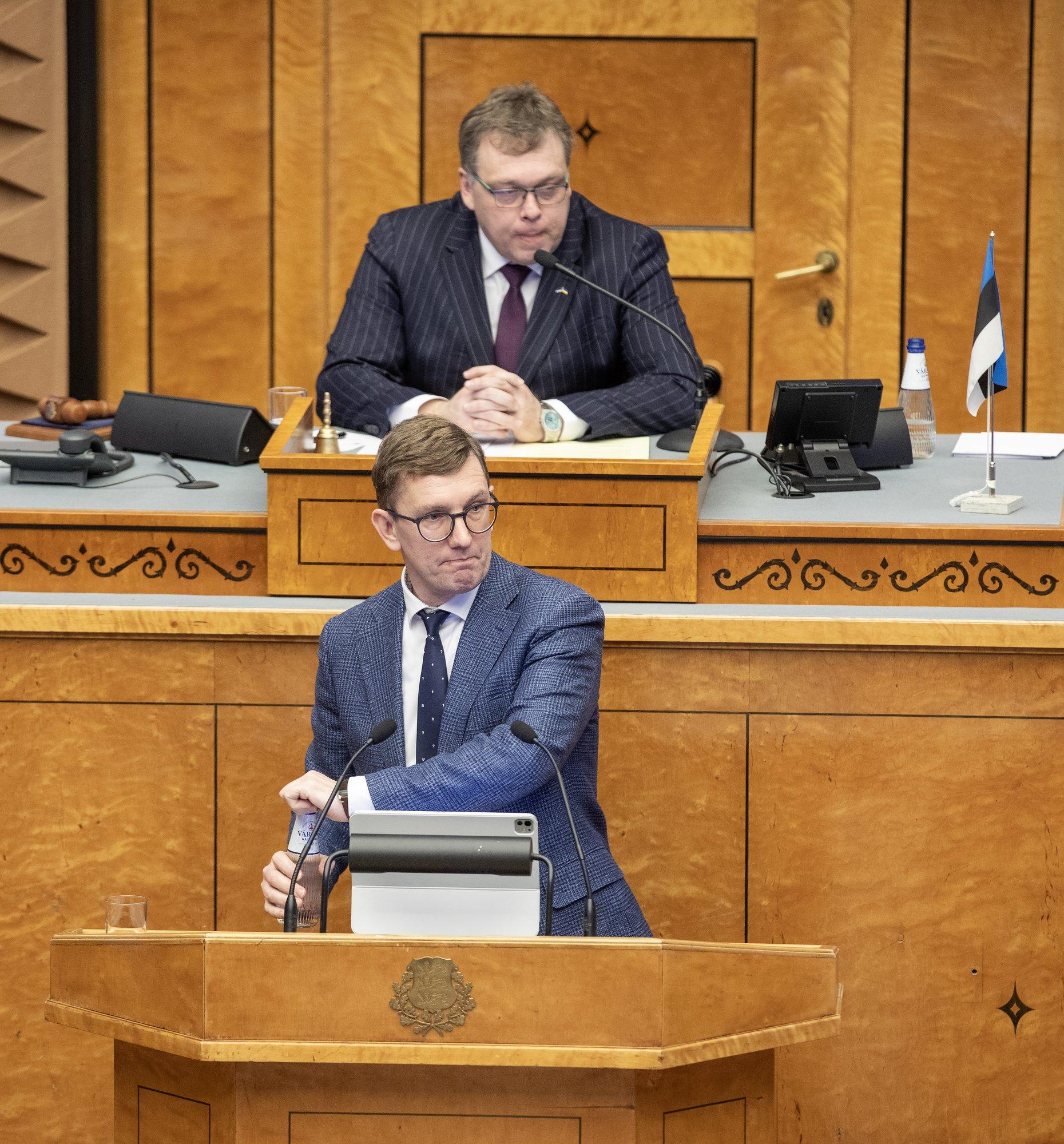 Rahvasaadik: „Valitsuserakonnad eelistavad koguda maksuraha tööinimeste ja pensionäride taskust“