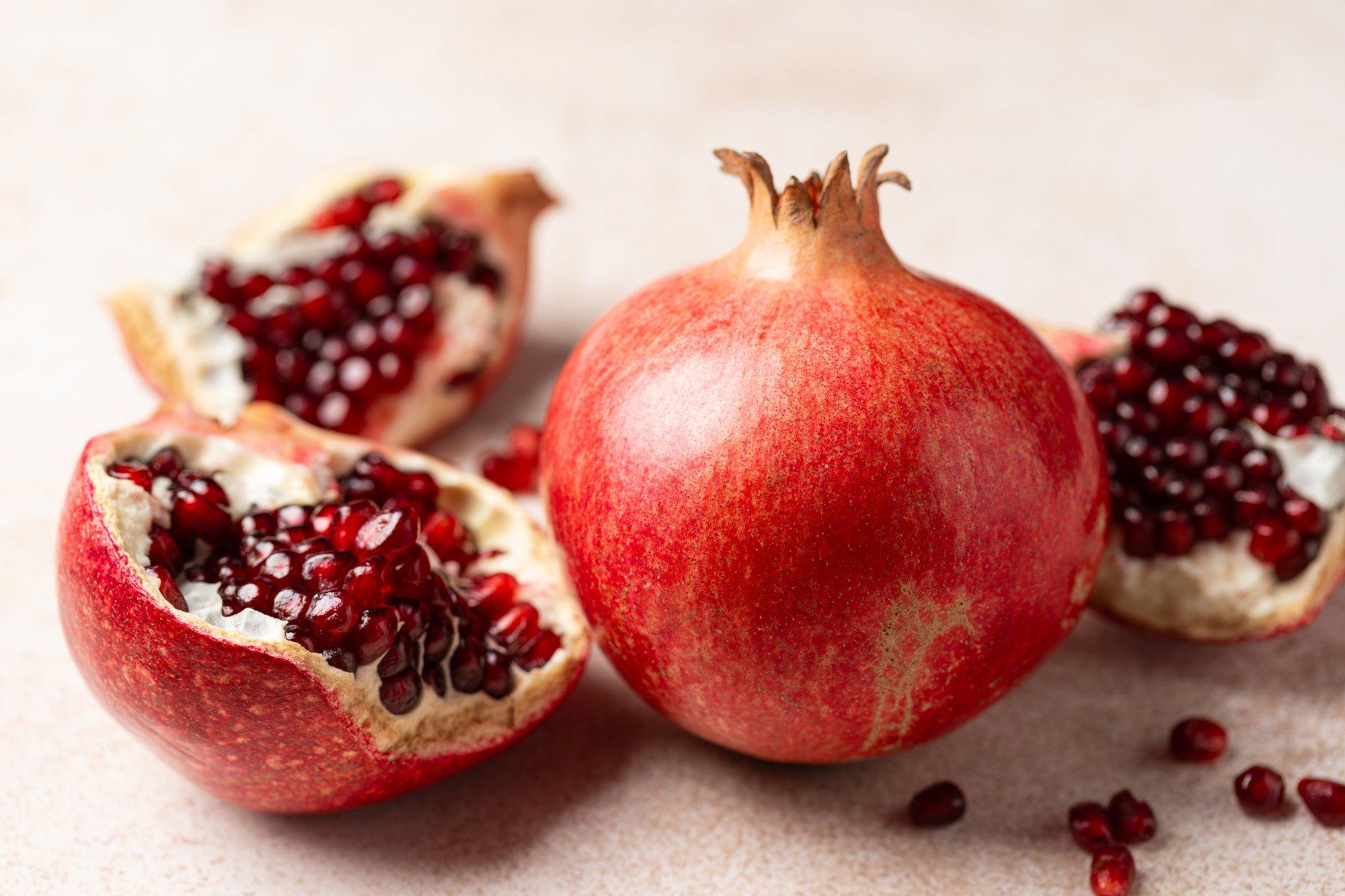 Granaatõun on looduse imevili, mis ahvatleb nii maitse kui kasulikkusega. Kuidas granaatõuna söömine tervist toetab?