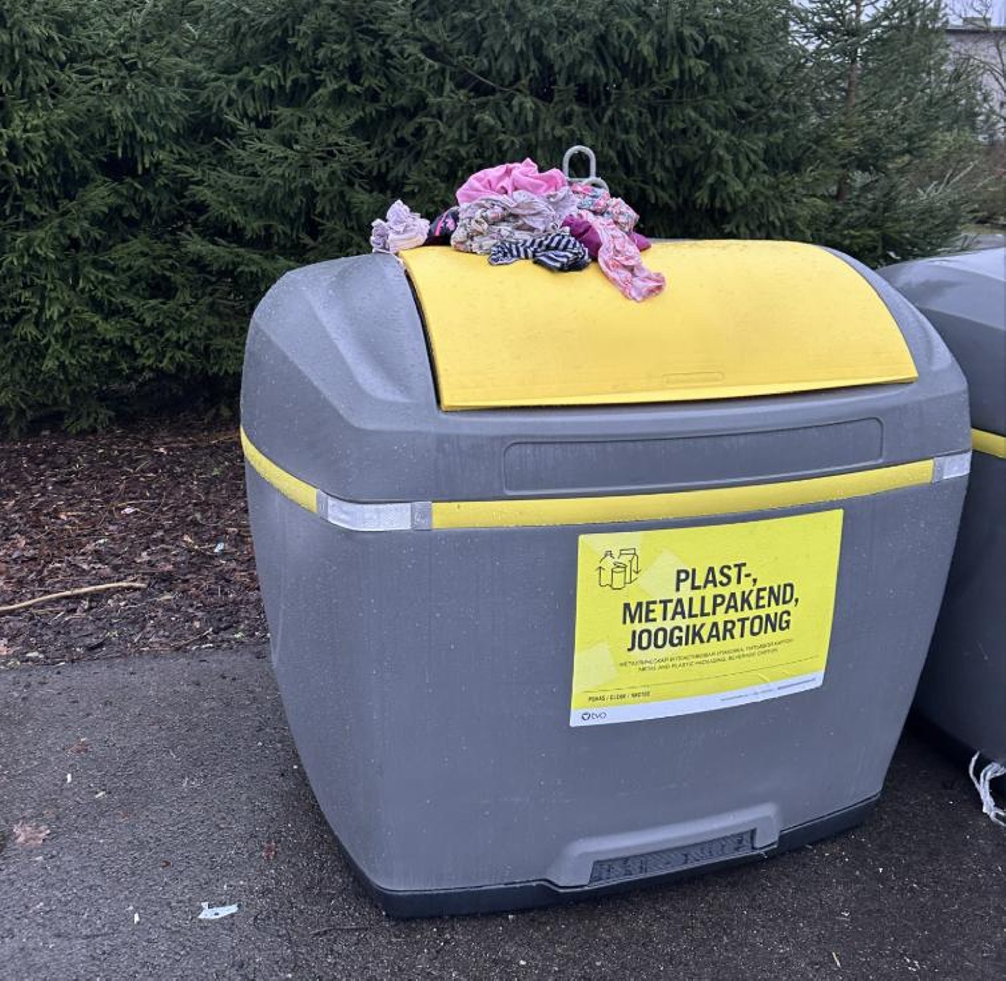 Hanah Lahe: vanu riideid ümber töödelda ei saa. Miks siis neid sorteerima peame?