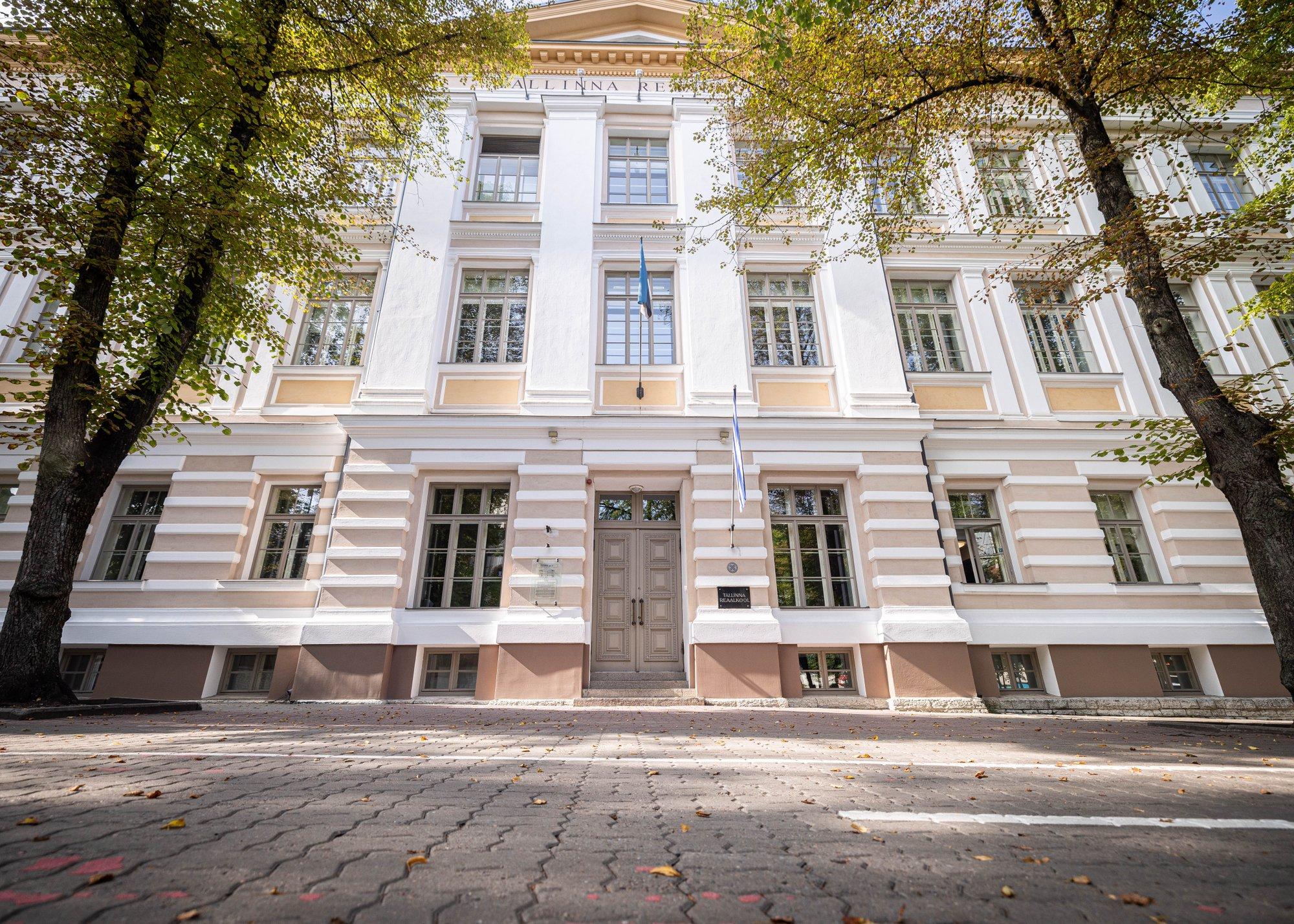 1. klassi katsetele registreerimine käib. Kas peaksin lapse eliitkooli katsetele viima ja kuidas teda selleks ette valmistada?