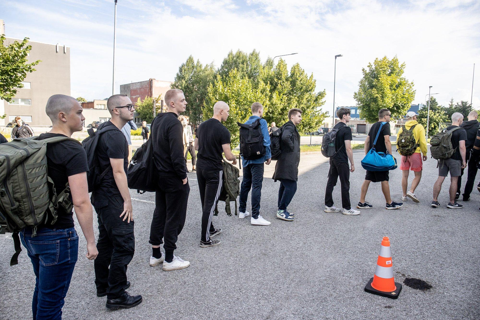 Kaitsevägi tahab, et ajateenistusse tuleksid parema keeleoskusega kutsealused