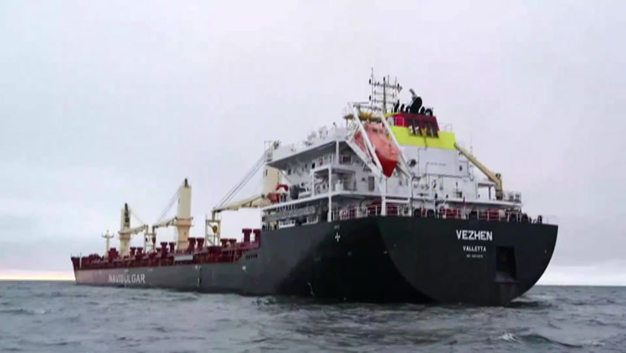 VIDEO | Rootsi kaitsepolitsei käis kaablilõhkumises kahtlustatava laeva pardal. Üks ankru käpp näib olevat murdunud