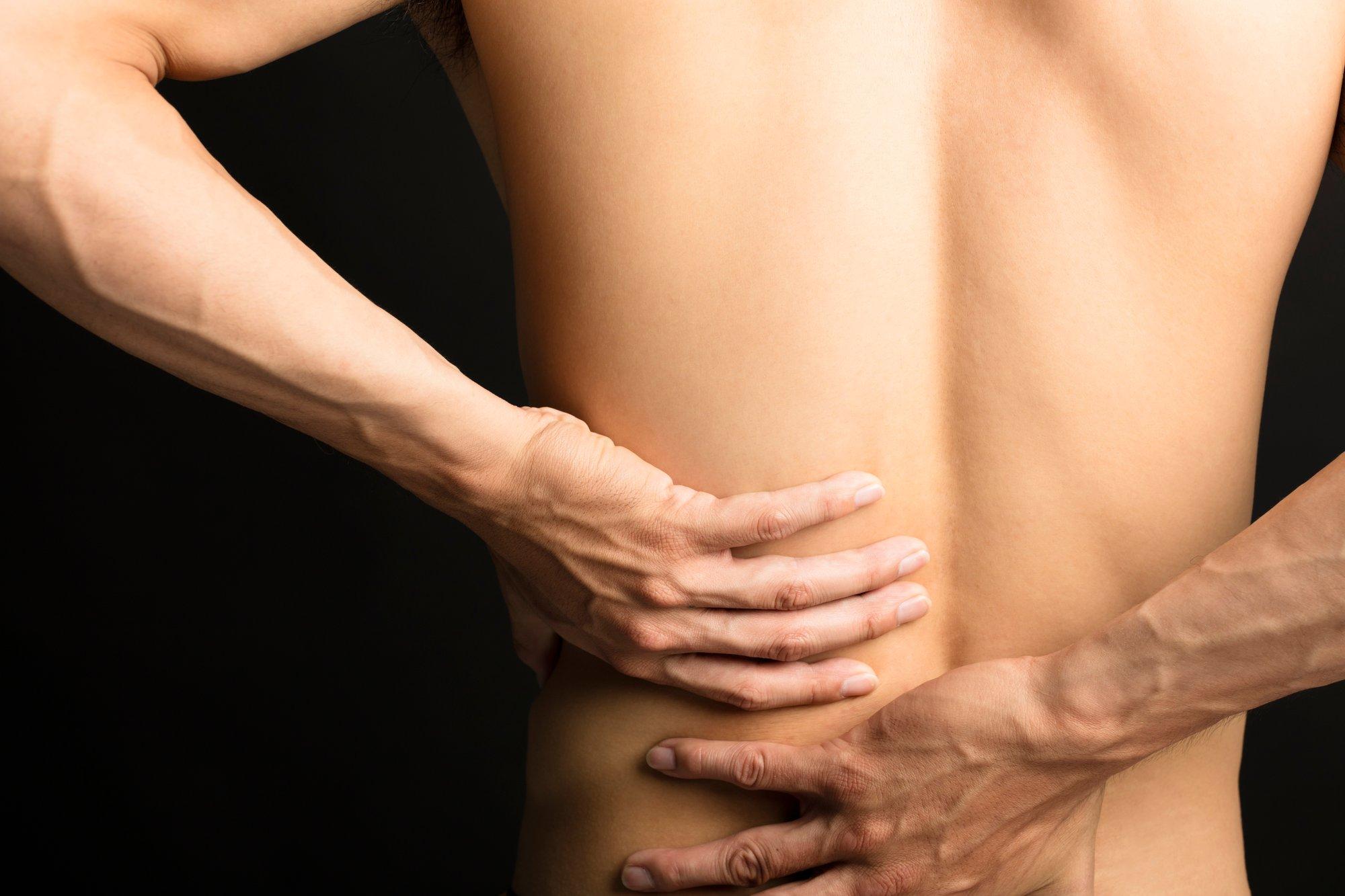 Arstid läbi käidud, põhjust pole leitud, aga valu on põrgulik? Iga viies inimene kannatab krooniliste valude käes. Mis aitab?