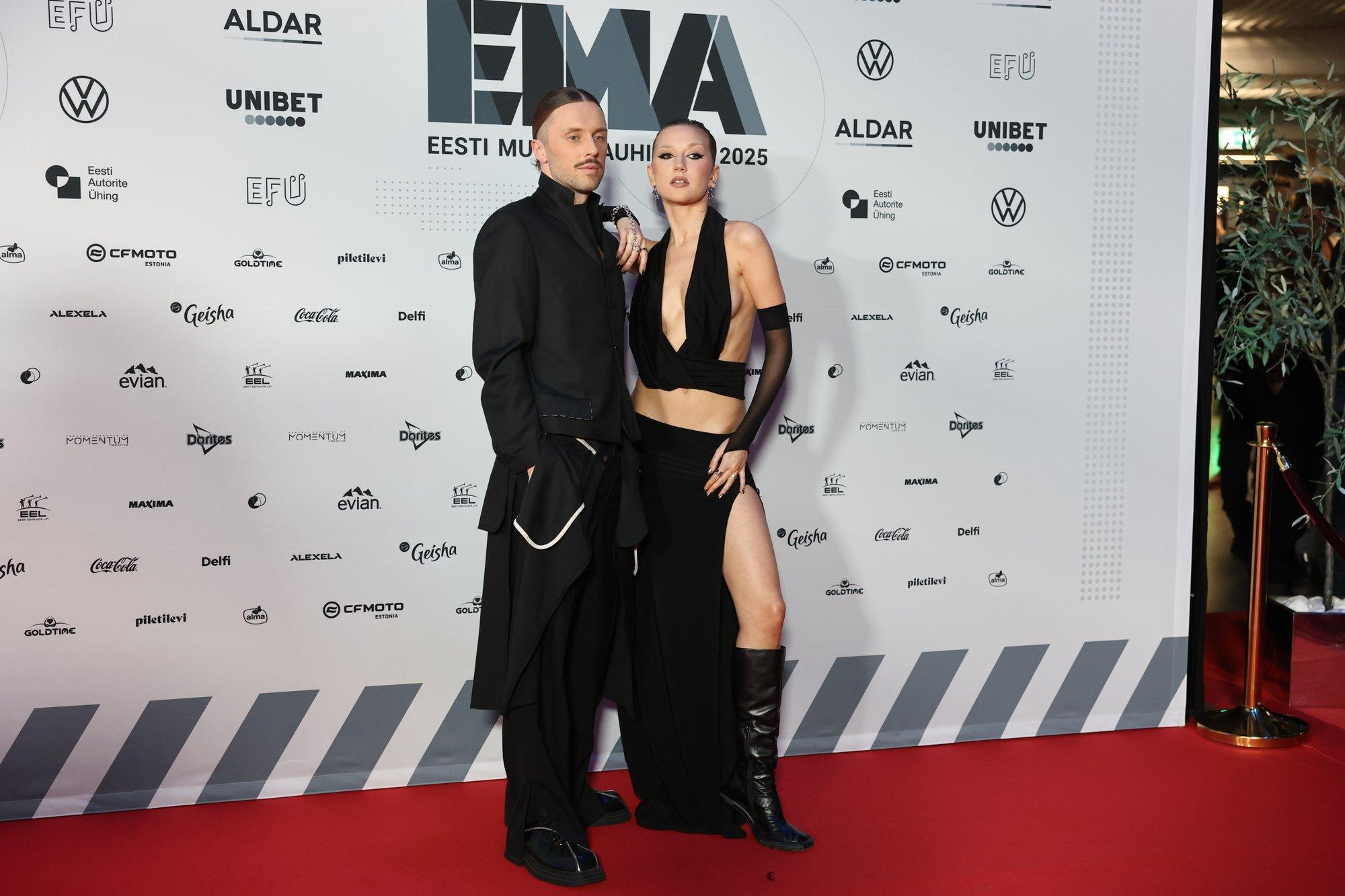 KUUMAD FOTOD | Eesti seksikaim lauljatar? Inga Tislar näitas punasel vaibal stringe