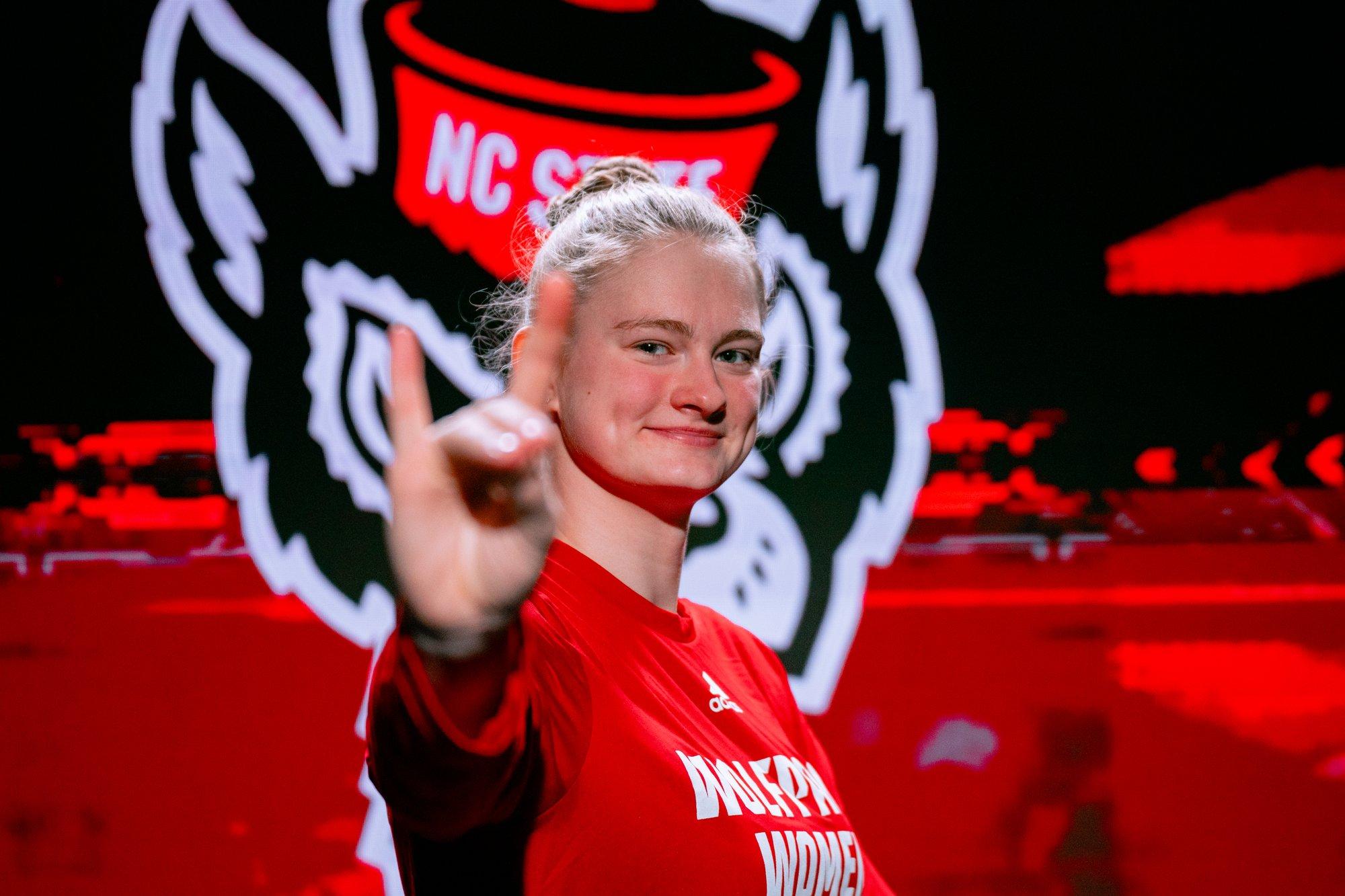 Eneli Jefimovat sügisest ootava „hundikarja“ juht: meie lõppeesmärk on aidata ta Los Angelese olümpiakullani