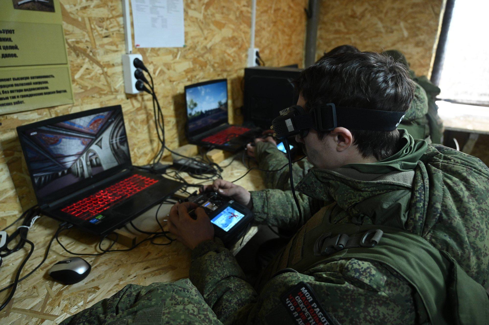 SÕJAPÄEVIK (1061. päev) | Venemaa kulutas eelmisel aastal miljoneid eurosid, et õpetada koolilapsi sõjadroone kasutama