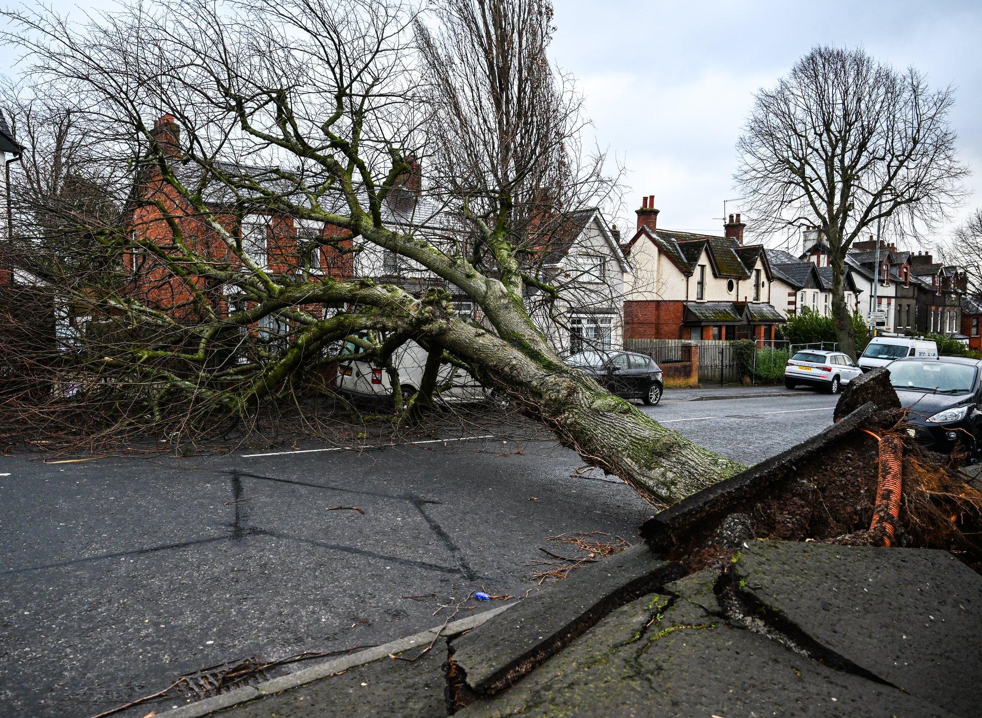 VIDEO | Briti saari räsiv eluohtlik torm purustas Iirimaal tuule kiiruse rekordi
