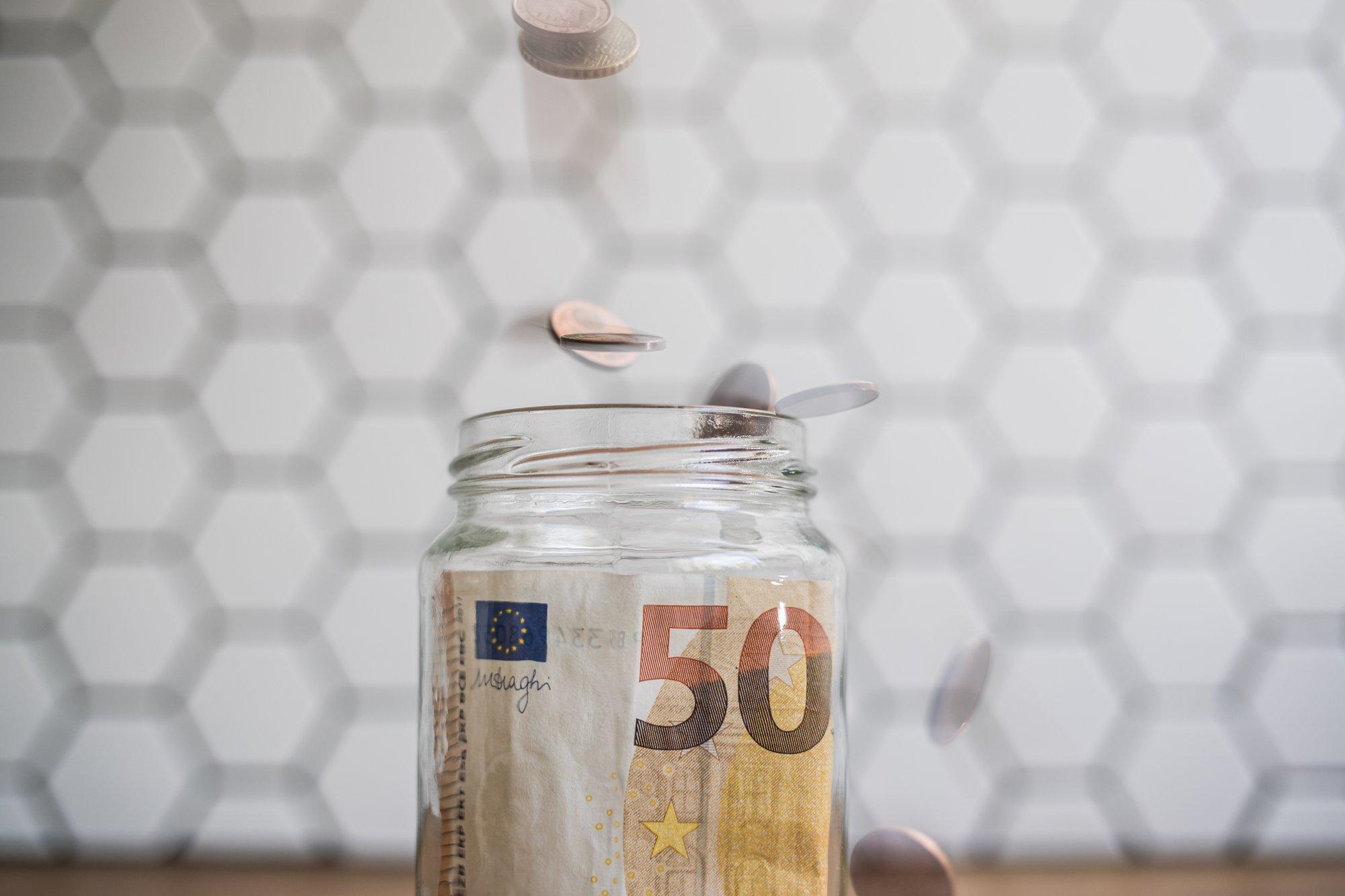 Seadus jõustus: töötud saavad rohkem raha