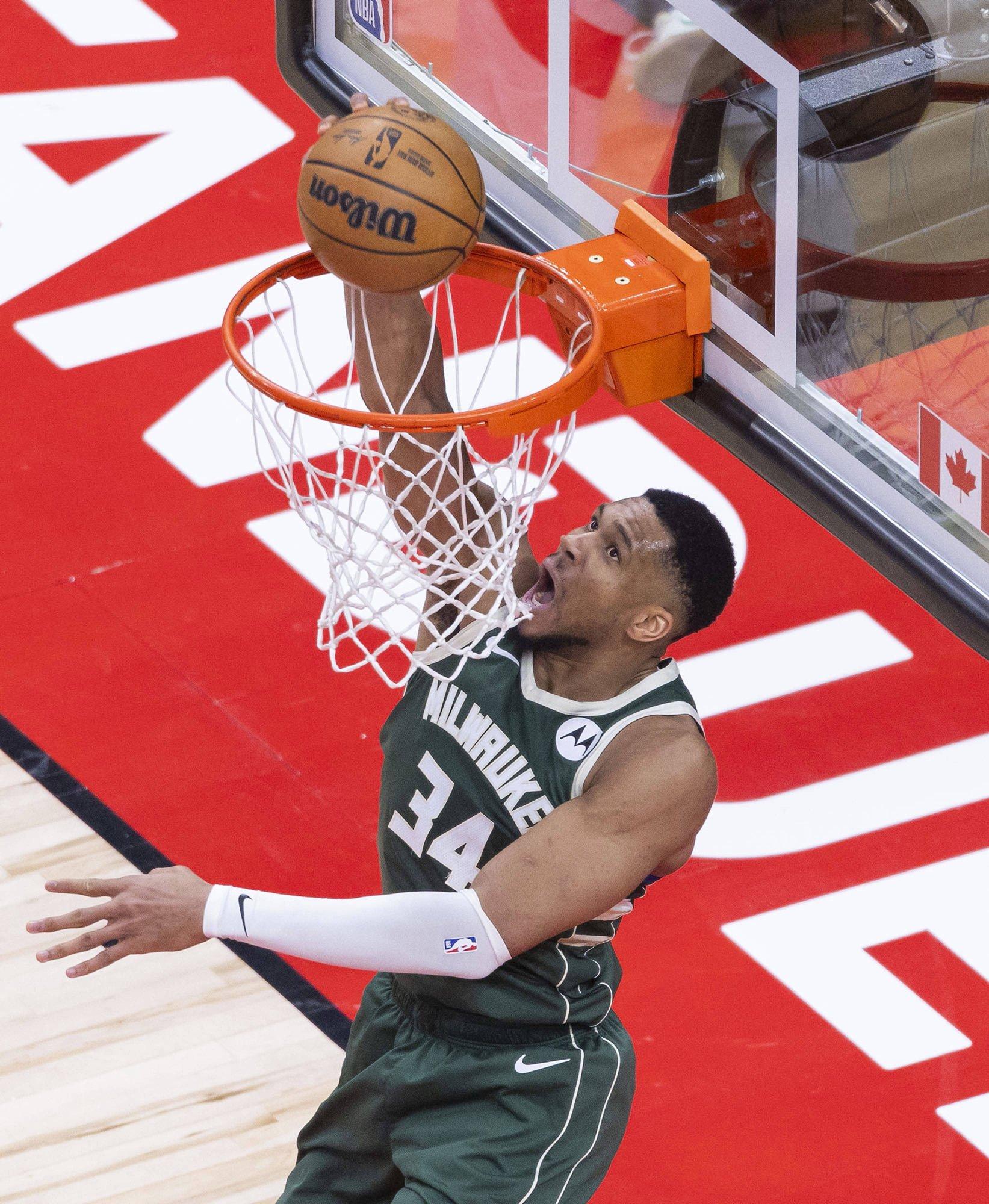 Antetokounmpo vajas mängu ajal kolme õmblust, kuid tegi ikkagi kolmikduubli